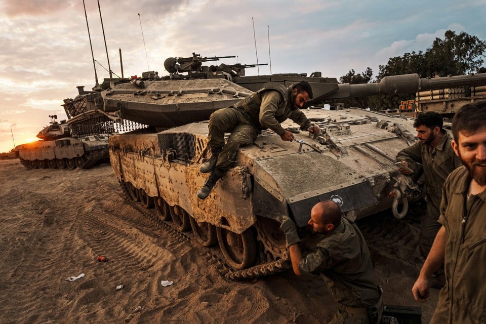 Israëlische tanks bij de grens met Gaza.