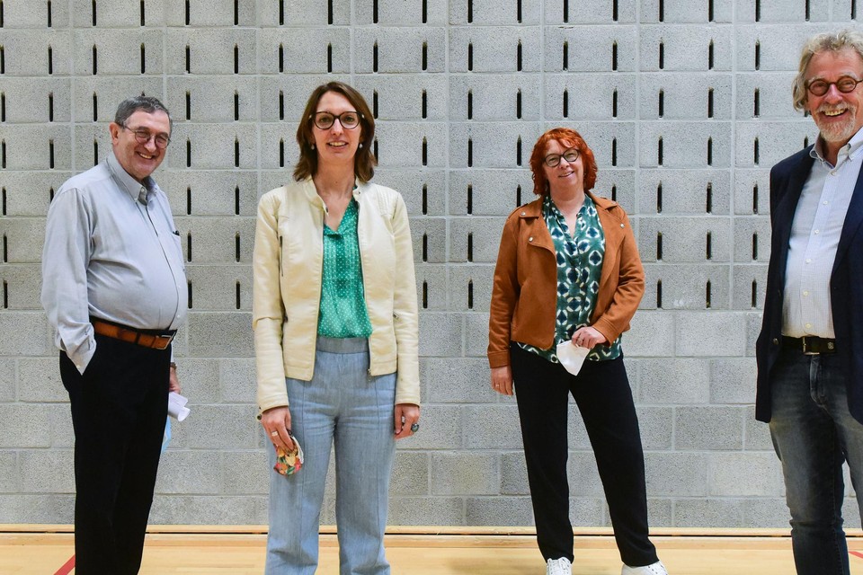 Jef Pelgrims, Kelly Verheyen, Liesbet Dierckx en Staf Willemsens, vier OCMW-voorzitters die de strijd aangaan met grijze woonvormen.