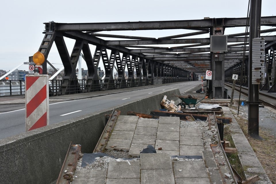 Vanaf volgende vrijdag kan het verkeer weer over beide bruggen tussen Temse en Bornem.