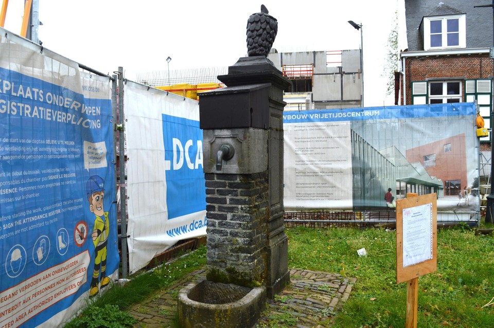 De pomp van Zandhoven is straks misschien geen beschermd monument meer. Maar de gemeente Zandhoven belooft ze mooi te blijven onderhouden.