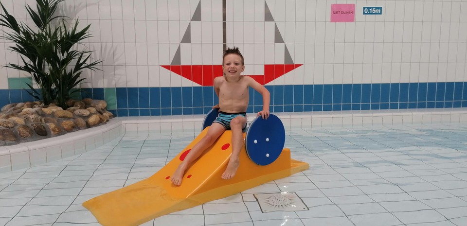 Alex vindt watergewenning best fijn.