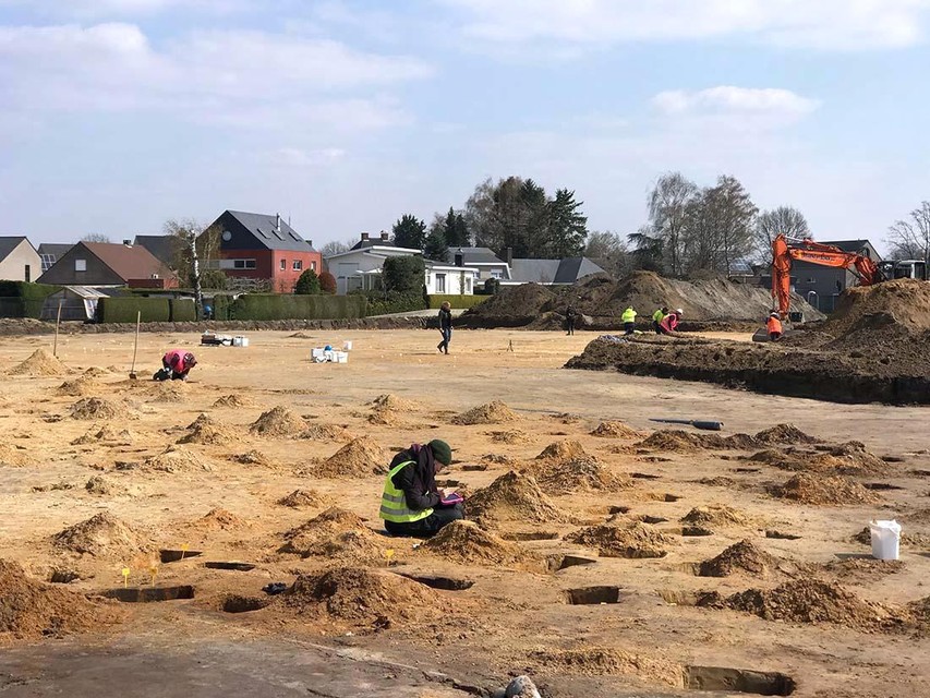 De archeologen van Lares aan het werk in het grensgebied van Turnhout en Oud-Turnhout.