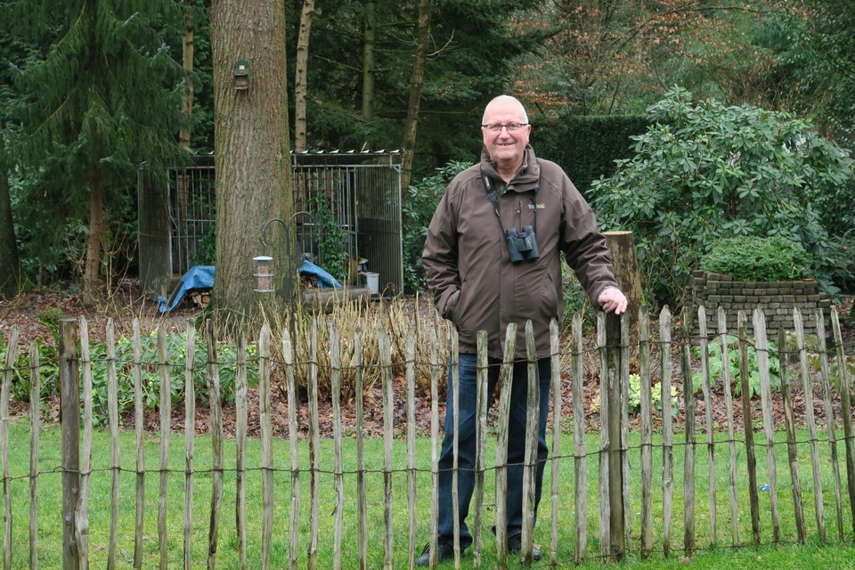 Eddy Wendrickx in zijn luxeresort voor vogels én eekhoorns.