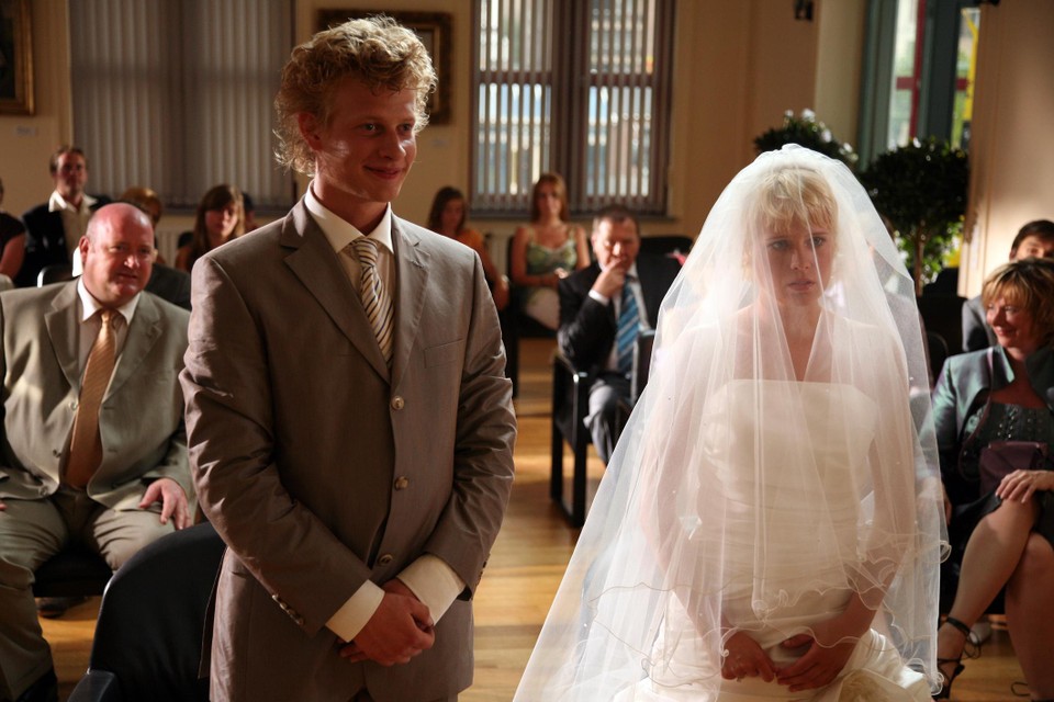凯瑟琳在《白日梦》中的一场婚礼场景中。
