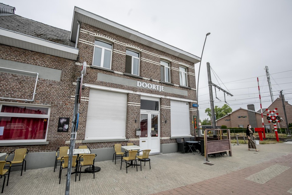Café Doortje in de Stationsstraat. 