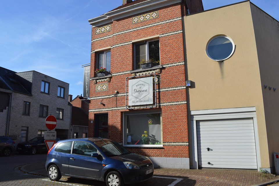 Koude bakkerij Dingenen op de hoek is dicht. Ook de warme moederbakkerij in Nijlen sloot de deuren, onder meer door de hoge energiekosten. 