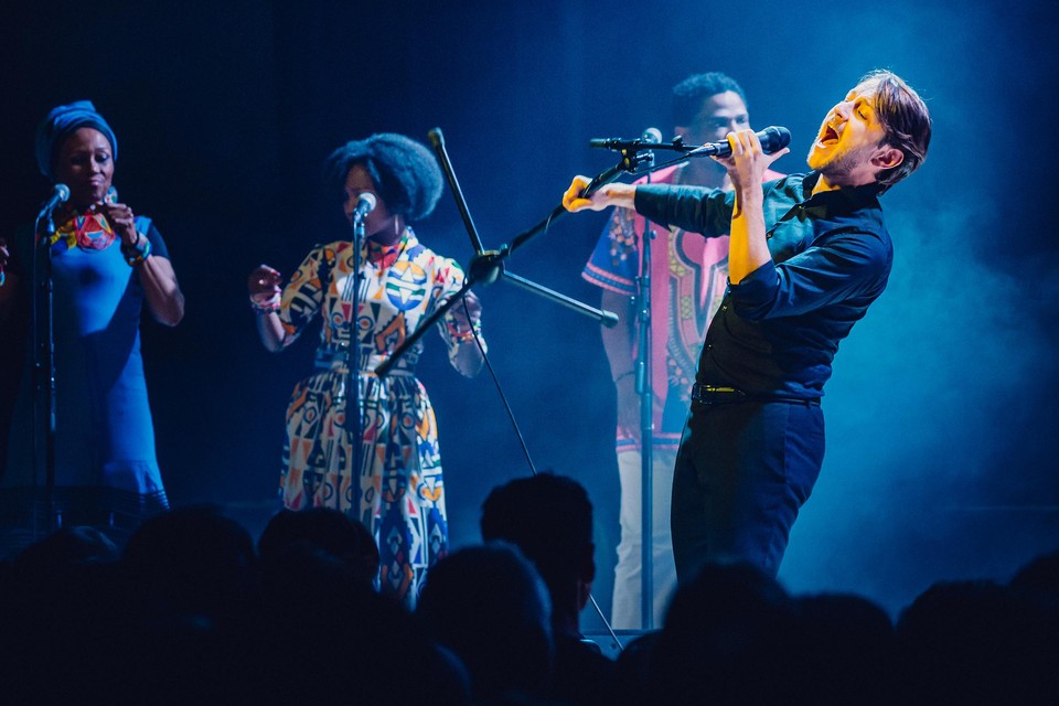 Sioen speelt de Zuid-Afrikaanse plaat Graceland van Paul Simon live.