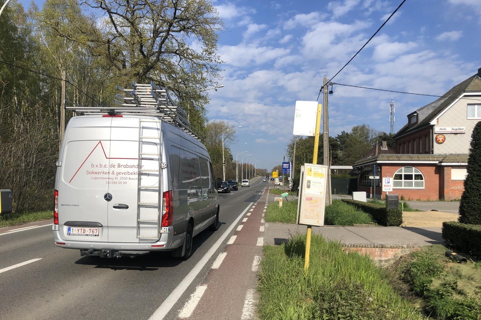 De laatste moordstrookjes langs de N13 zullen vanaf midden mei verdwijnen.