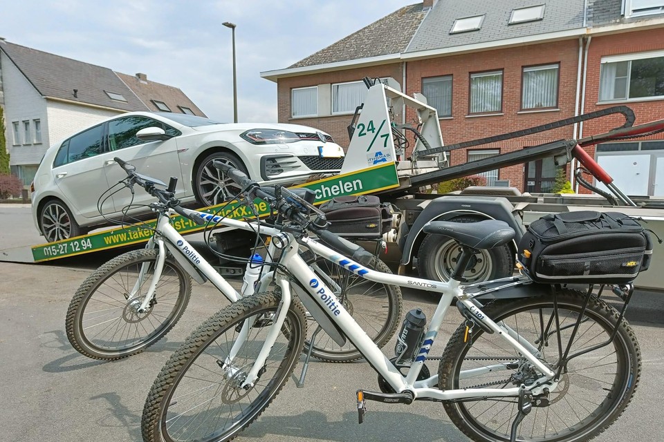 Een fietspatrouille liet de Volkswagen Golf in Geerdegem-Schonenberg voor de derde keer stoppen.