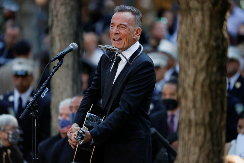 Bruce Springsteen speelde het nummer . 