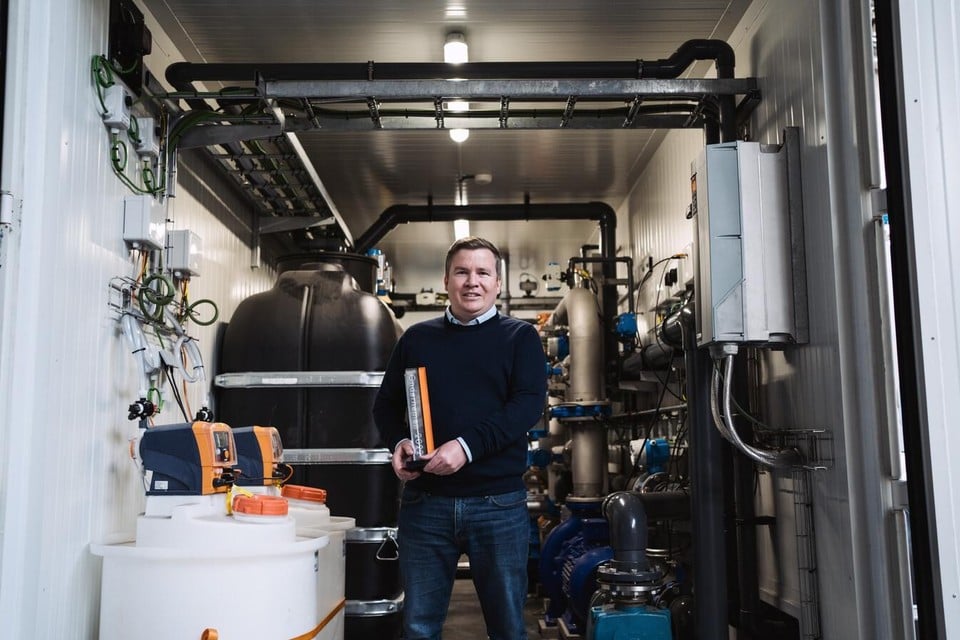 CEO Rob Van den Broeck van Aaqua met de Voka Lokaal-award.