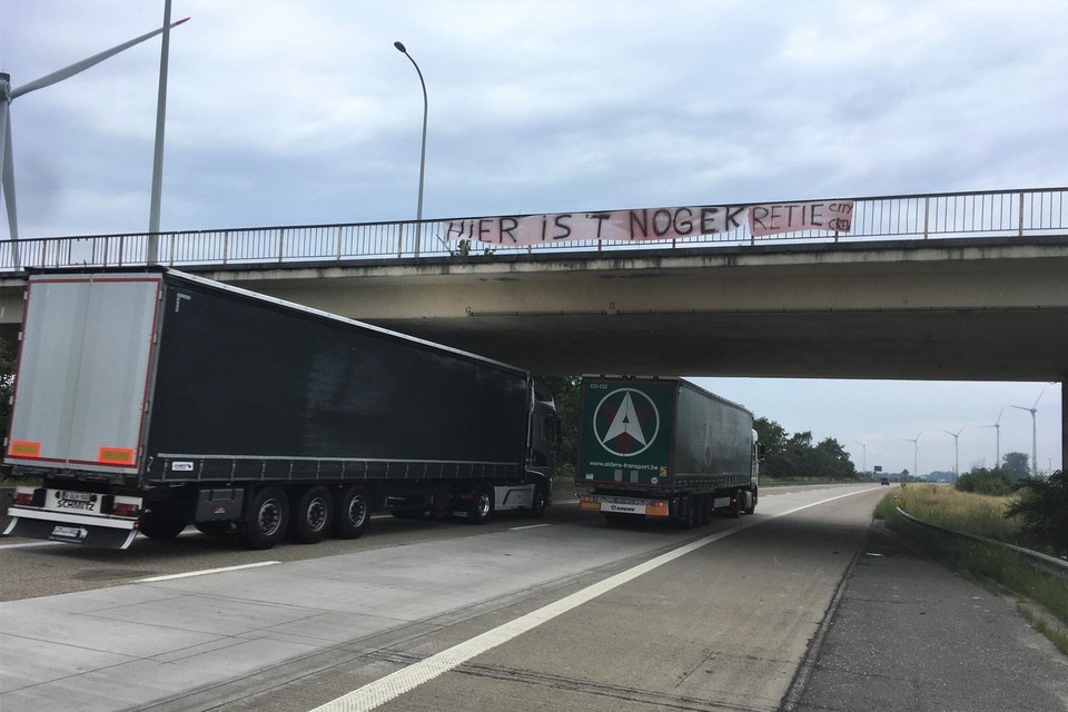 De brug ter hoogte van de afrit Arendonk-Retie.