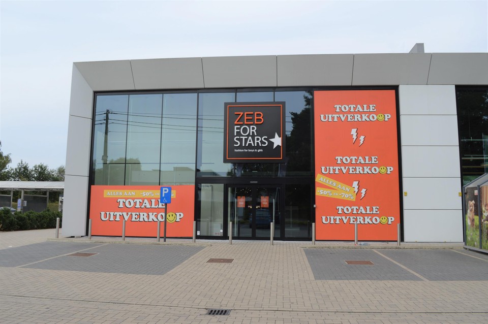ZEB for Stars op de Rodendijk, dat volgende maand ook een The Fashion Store zou worden, was aangekondigd. 