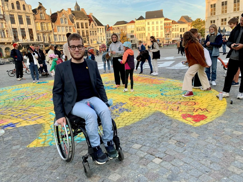 “We moeten ervoor zorgen dat de samenleving iedereen in de armen sluit”, zegt Jonathan Peeters.