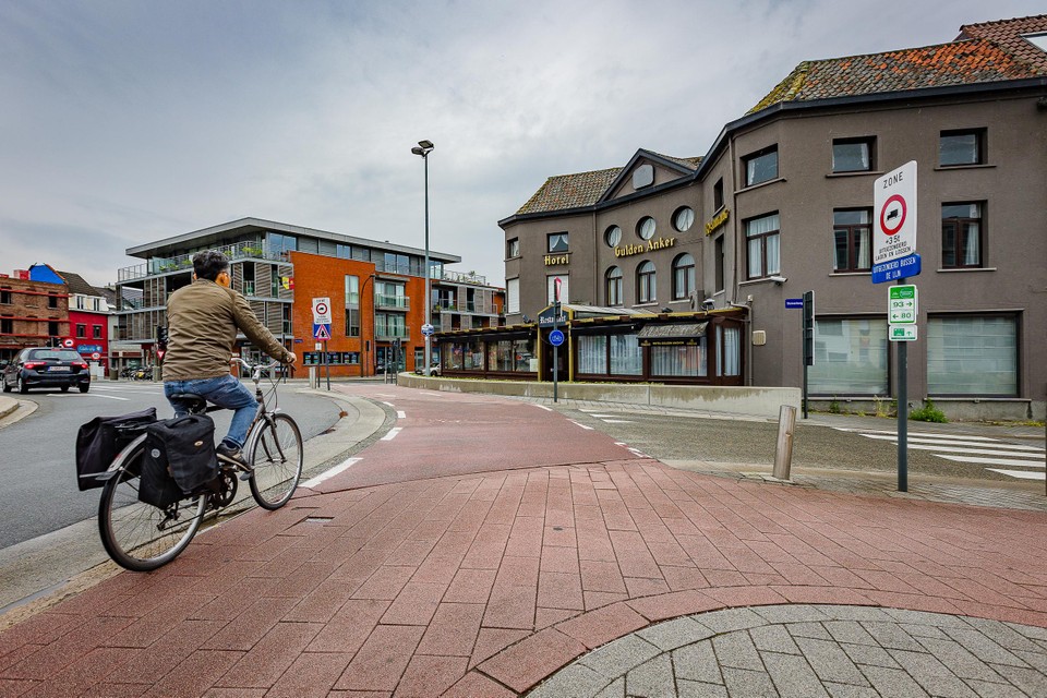 In het gebouw aan de Ridder Dessainlaan was er al 37 jaar een hotel gevestigd.