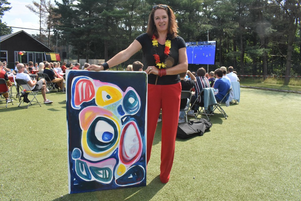 Katleen Mertens wil haar schilderij schenken aan de eerste Red Lion die reageert.