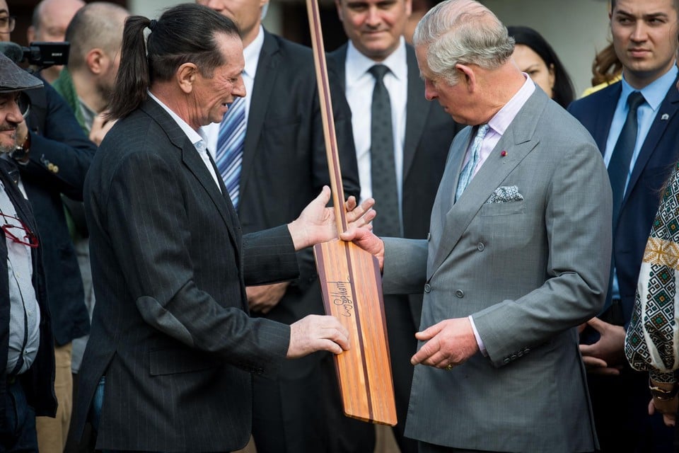 Ivan Patzaichin (links) op een archieffoto met prins Charles.