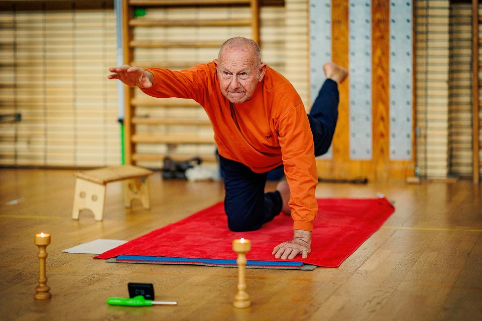 Het vuur voor yoga brandt bij René nog hevig.