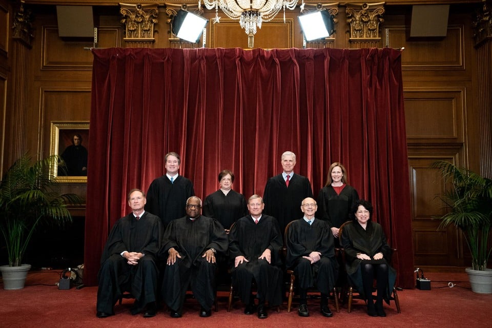Het Supreme Court: Democratische politici en mediafiguren noemen het een bedreiging voor de democratie dat de Republikeinen het Hof zo radicaal naar hun hand hebben gezet.