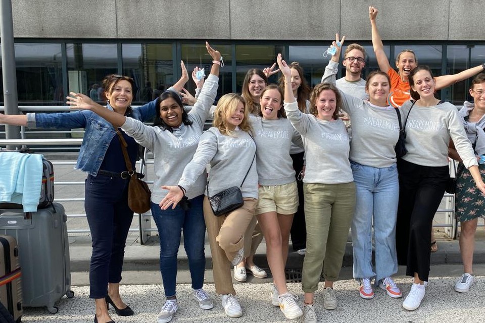 Deze studenten doen het komende halfjaar werkervaring op bij een wereldtentoonstelling in Dubai.