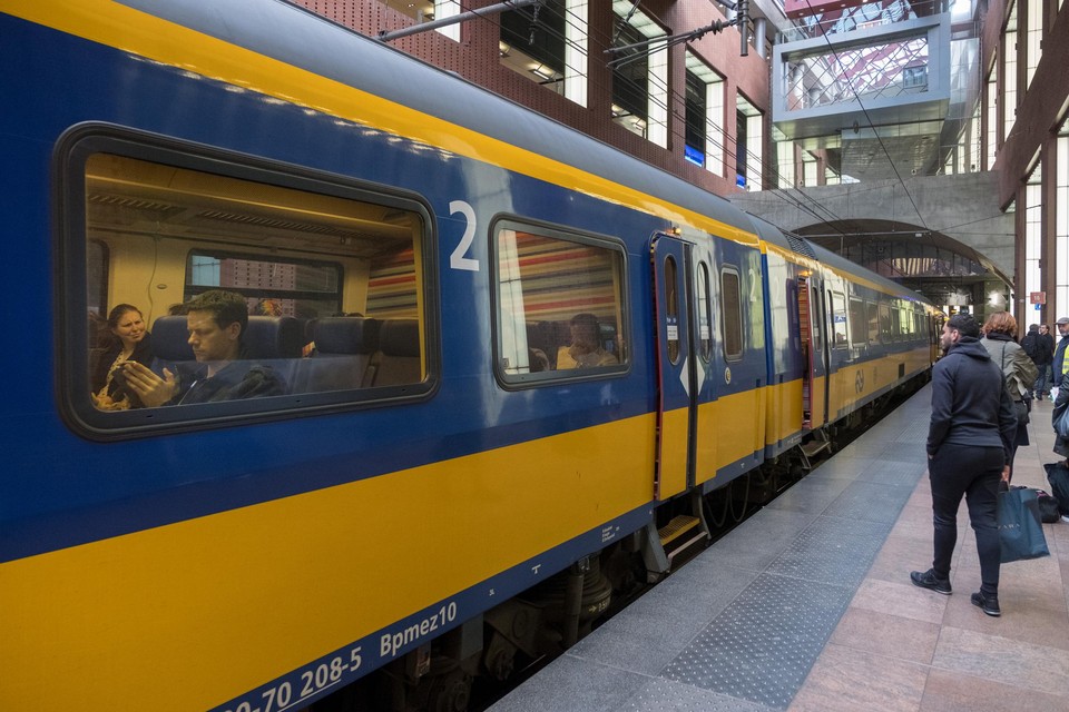 Tegen 2024 moeten er meer Nederlandse treinen naar Antwerpen en Brussel rijden. 