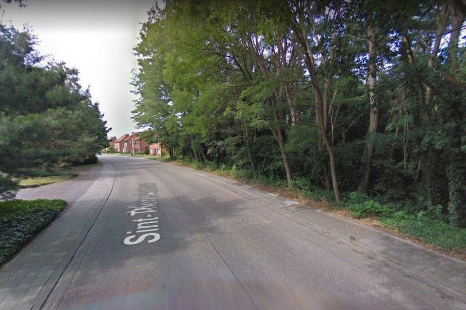 De huidige fietspaden in de Sint-Theresiastraat zijn te smal.