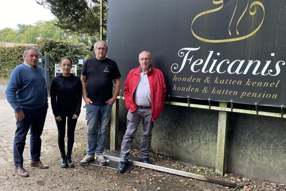 Rudy Elst en Luc Debondt, met Marc en Manuella De Rycke-Vleminx, startten het initiatief weer op.