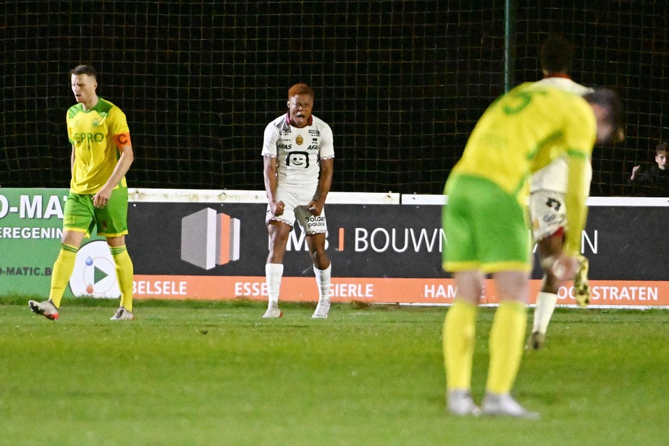 De kopjes van Lille United gaan omlaag bij de 0-1 van Zeba. 