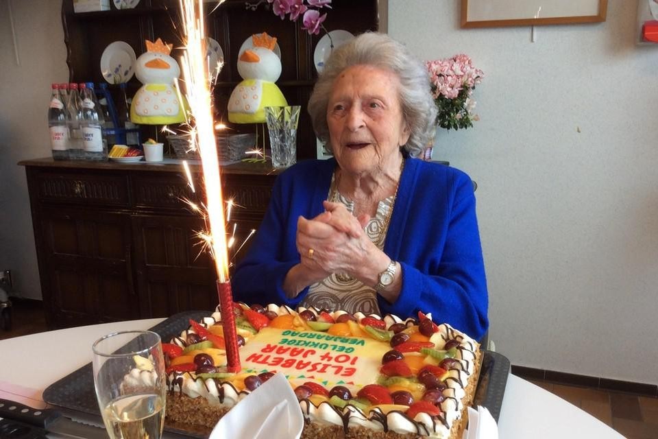 Liesbeth bij haar 104de verjaardag. 