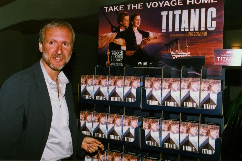 James Cameron dook al dertig keer naar het wrak van de Titanic