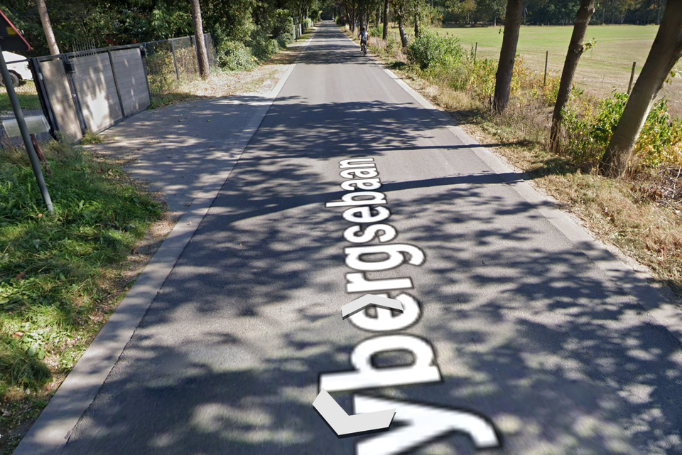 In het gedeelte van de Huybergsebaan tussen de Bosbessenlaan en de Collegelaan wordt er gewerkt.