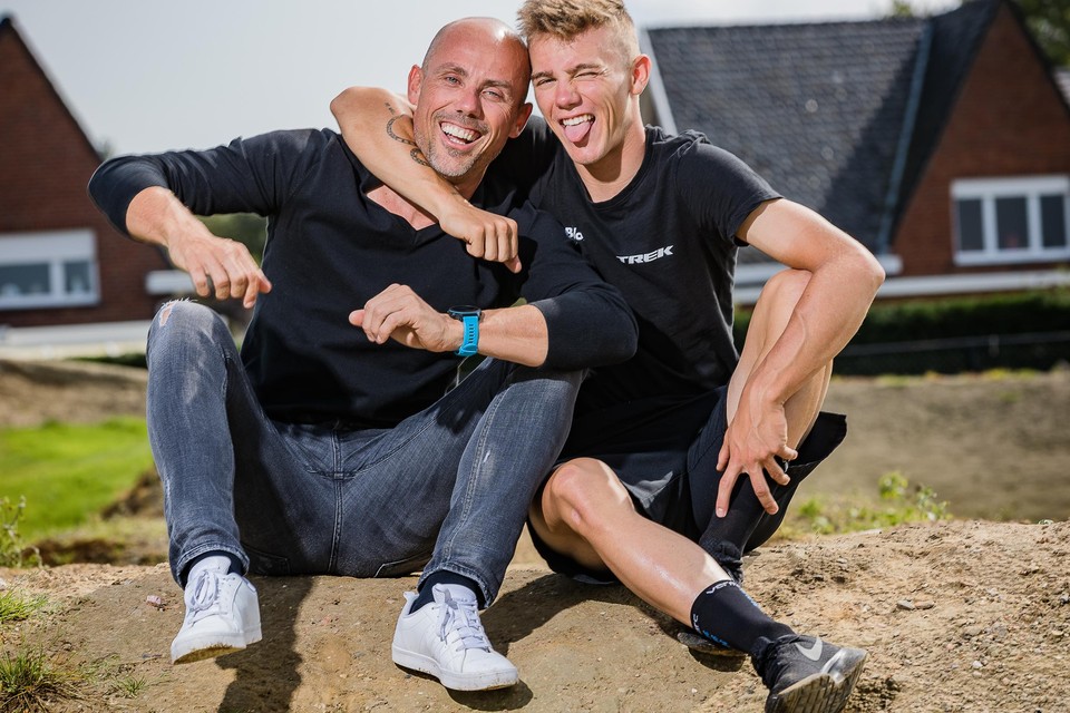 “Thibau is volwassener dan ik was op 18-jarige leeftijd. Ik was ook zwaarder, bij hem is het babyvet er al af.”