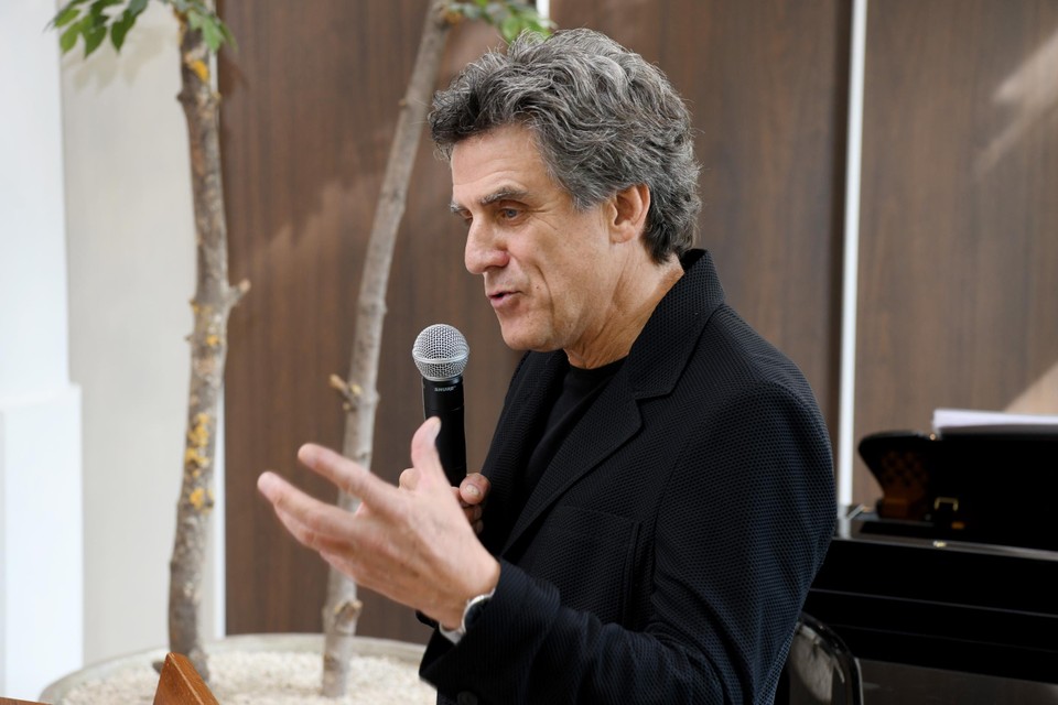 Dirk Brossé.
