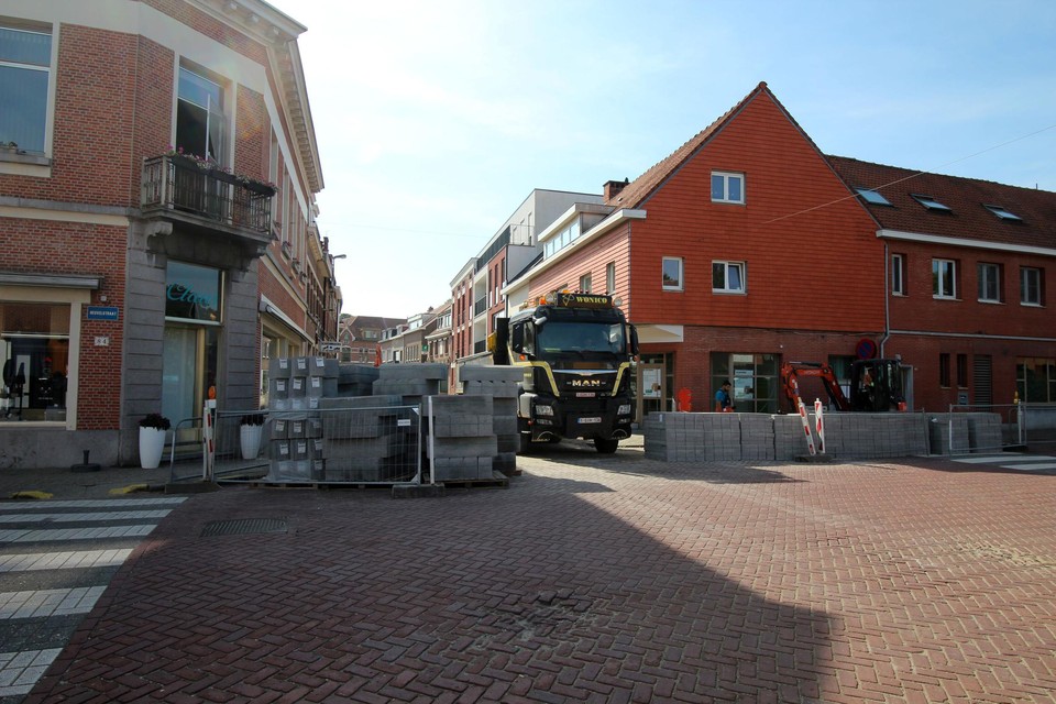 Het kruispunt Heuvelstraat-Jan Frans Willemsstraat-Molenlei gaat enkele weken dicht.