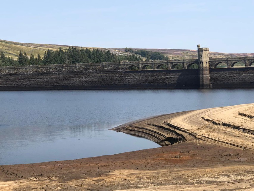 Het water in het reservoir is voor een groot deel opgedroogd. 