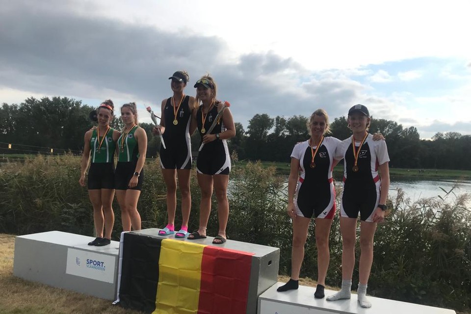 Brons voor de dames dubbel senioren van The Oar, en of ze blij waren!