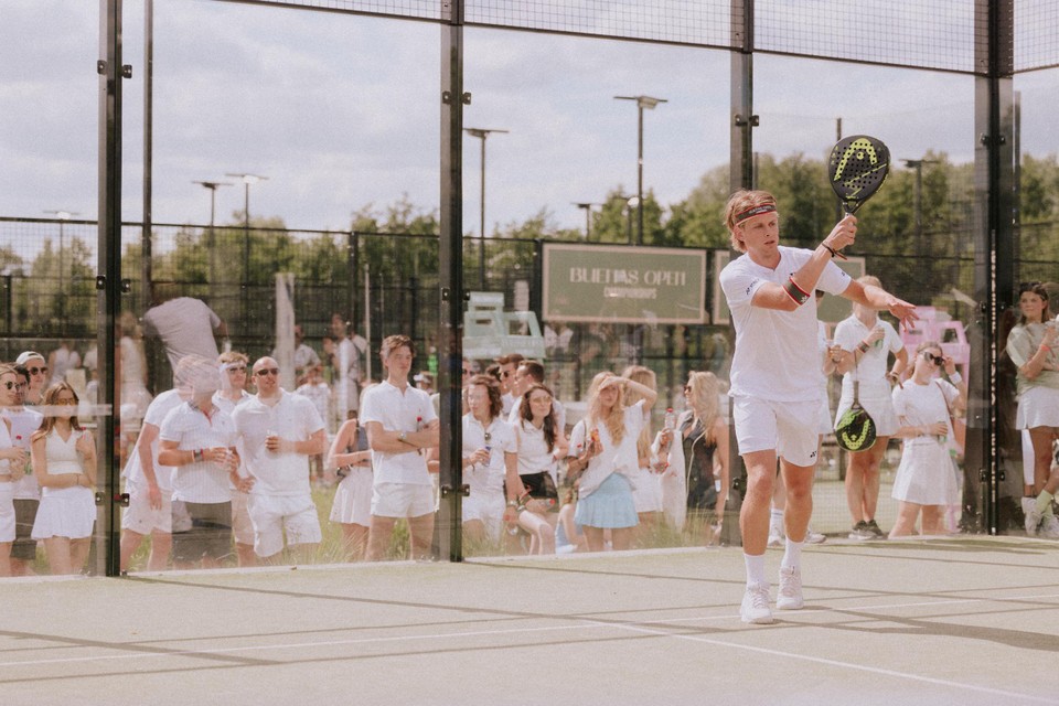 Buenas Open baadt in een retro-sfeertje zoals de goede oude tijden op Wimbledon en Roland Garros.