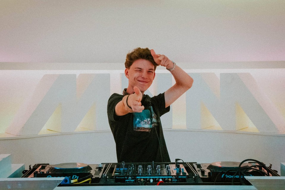 Ries Maes (17) uit Grobbendonk, alias DJ Reeze, is een van de vijf finalisten.