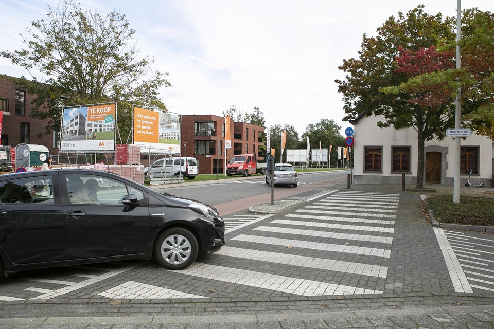 Het kruispunt van Eksterlaar met de Mortselsesteenweg in Deurne.