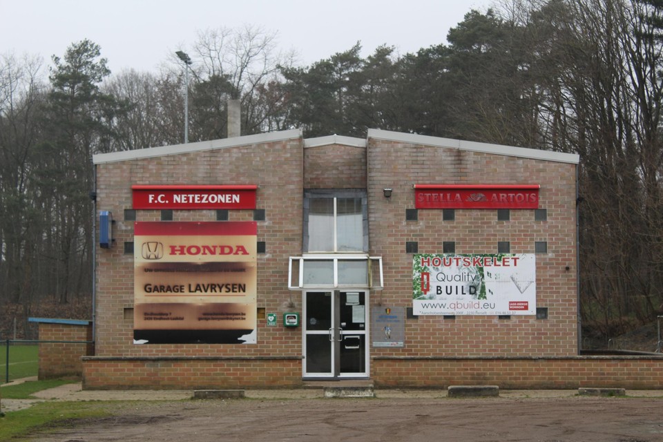 Het nieuwe kunstgrasveld van FC Netezonen zal ter beschikking staan van alle inwoners. 