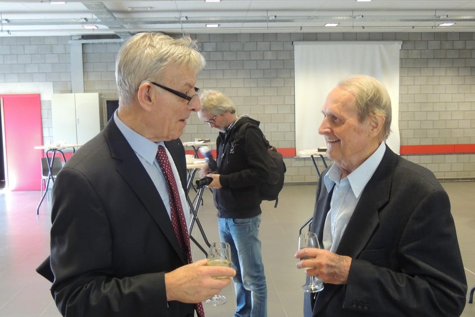 Juul Sterkens (rechts) met pastoor Jef Meeusen uit Gooreind tijdens diens priesterjubileum. Meeusen overleed vijf jaar geleden.