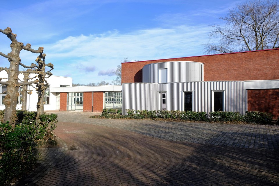 De Academie voor Muziek en Woord werd als eerste aangepakt.