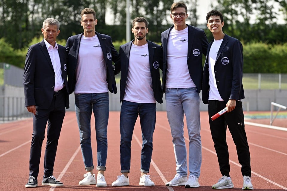 Jacques Borlée, met een deel van zijn Tornados (Dylan en Kevin Borlée, Christian Iguacel en Jonathan Sacoor).