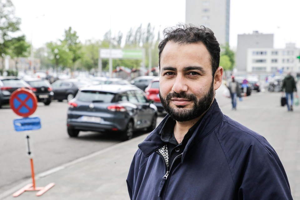 Shiralam Girowal (33) woont al zeven jaar op Linkeroever, vlakbij het Frederik Van Eedenplein. 