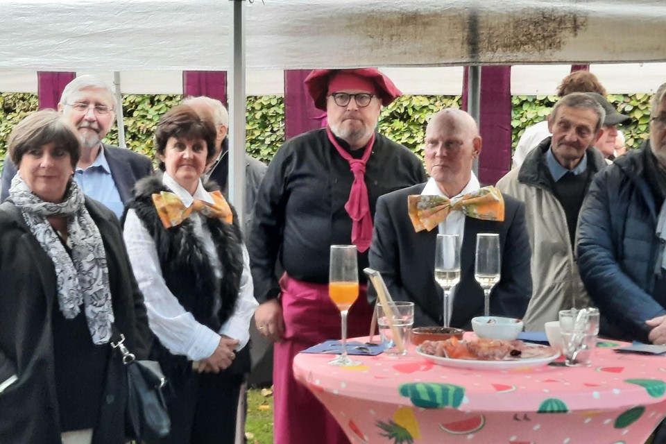 De viering begon met een receptie in de tuin van Zaal Den Boom.