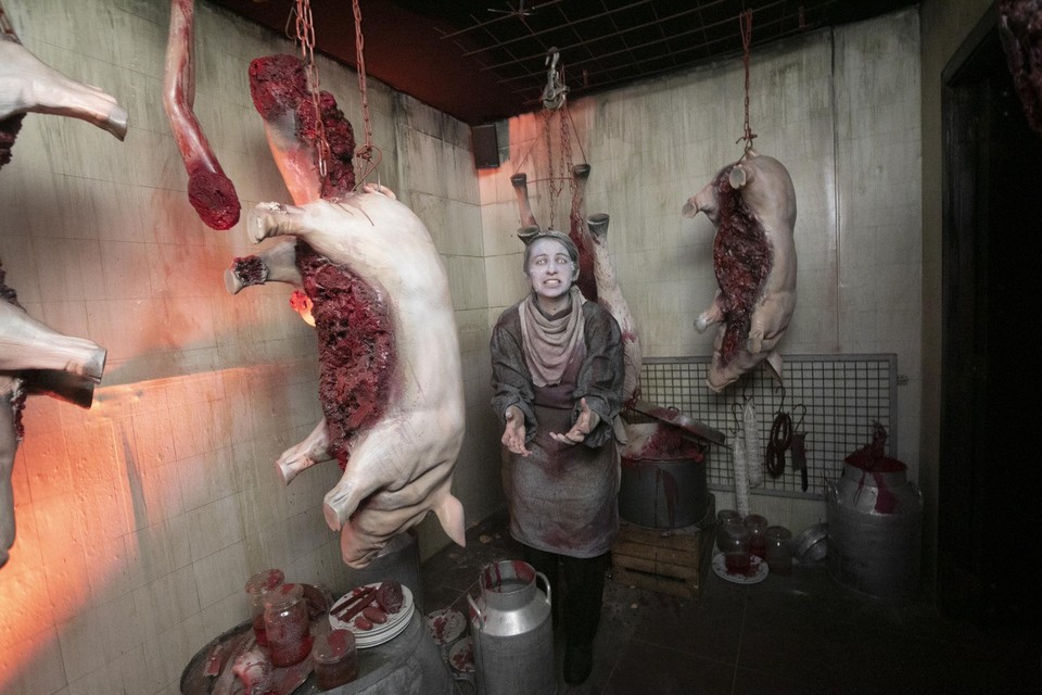 In het spookhuis Butcher in Bobbejaanland kom je al snel te weten dat deze slagerij meer aanbiedt dan kop en leverpaté alleen.