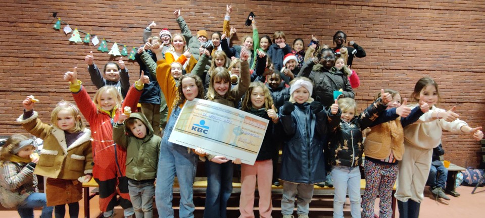 Alle leerlingen liepen mee, van instappers tot zesdejaars. 
