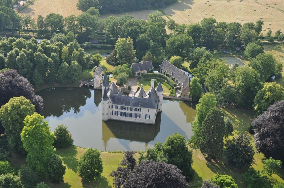 Het Hof van Rameyen langs de Grote Nete in Gestel (Berlaar).