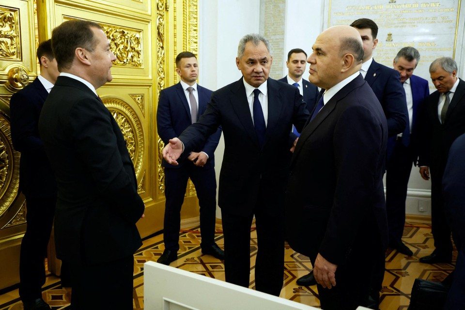 De Russische machtshebbers voor de toespraak van president Poetin vrijdag in het Kremlin. 