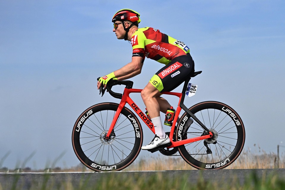 In de eerste rit in de Ronde van Turkije greep Sasha Weemaes de tweede plaats.